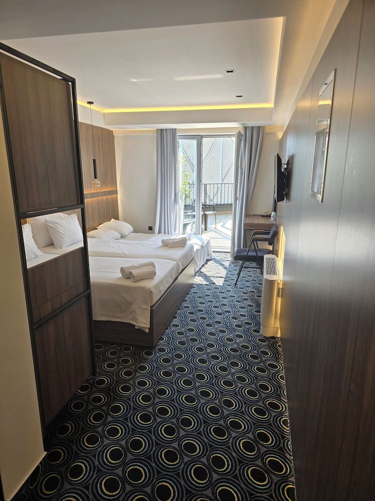 Hotel Carpe Diem Mostar Family Double or Twin Room 4