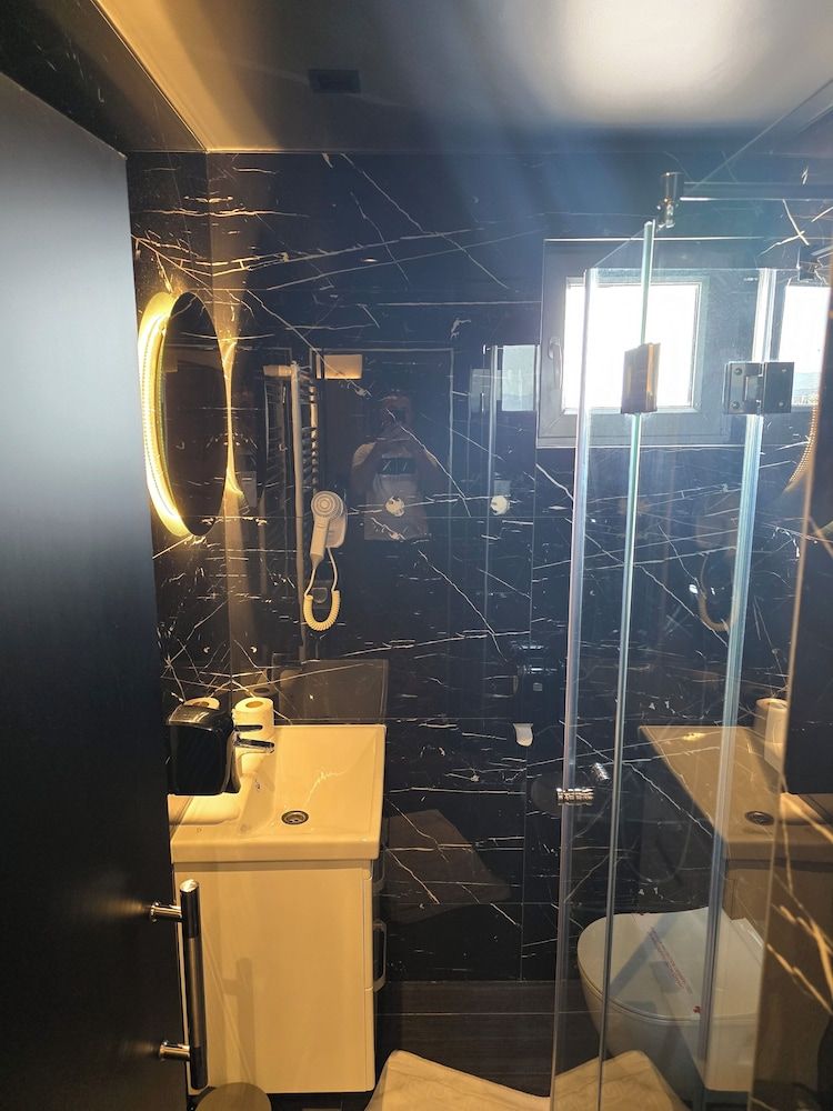 Hotel Carpe Diem Mostar Deluxe Double or Twin Room 6