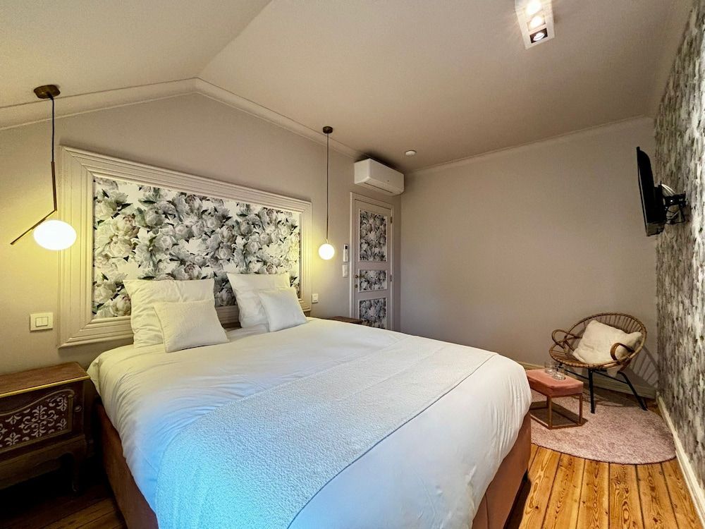 Maison du Roi Comfort Double Room, City View