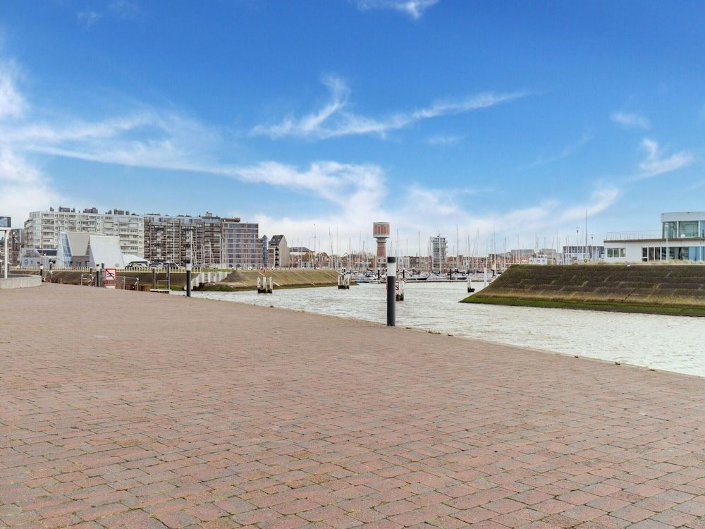 Spacious Studio Near Seafront
