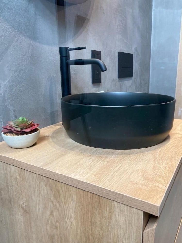 Royas Home Private Studio Studio, 1 Bedroom, Smoking 4