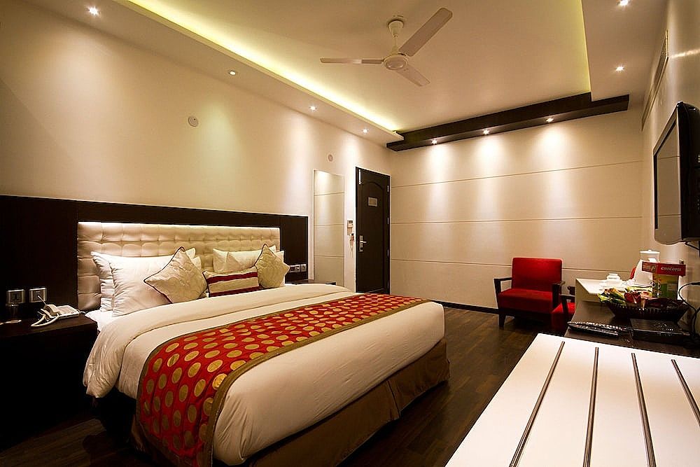 undefined Hotel Grand Godwin 5