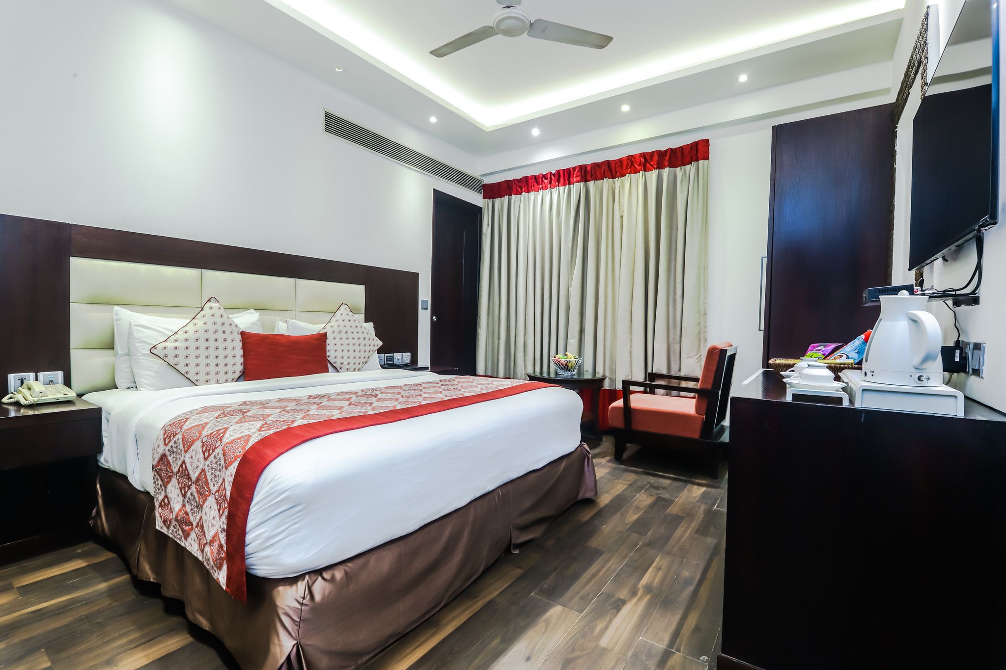Hotel Grand Godwin @ 5 Mins Distance from New Delhi Railway Station Deluxe Room 2