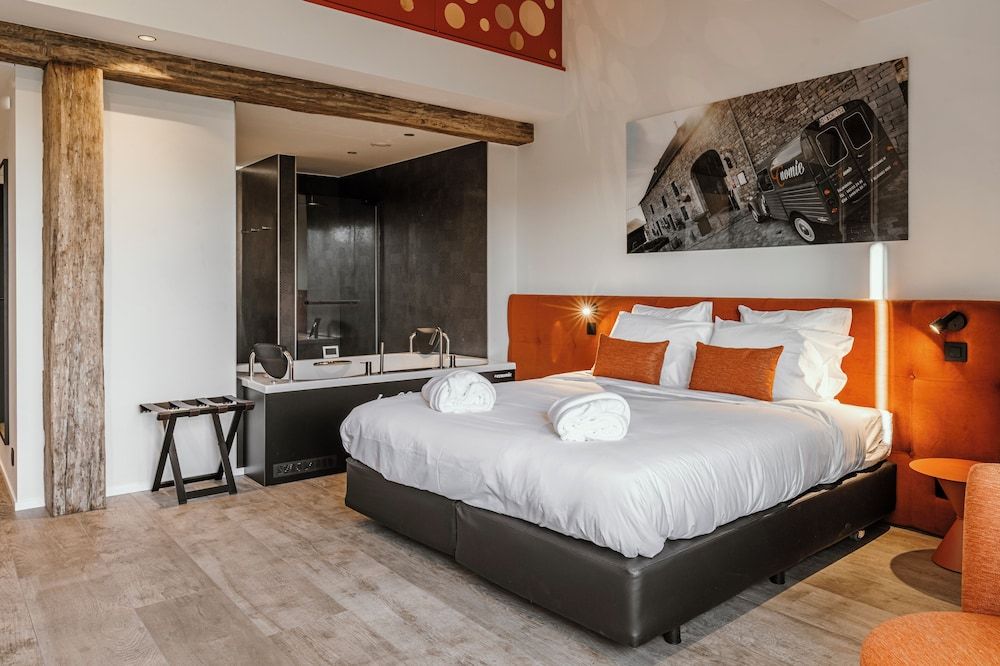 CC Nomie Hôtel Restaurant Family Suite, 2 Bedrooms, Jetted Tub, Garden View 4