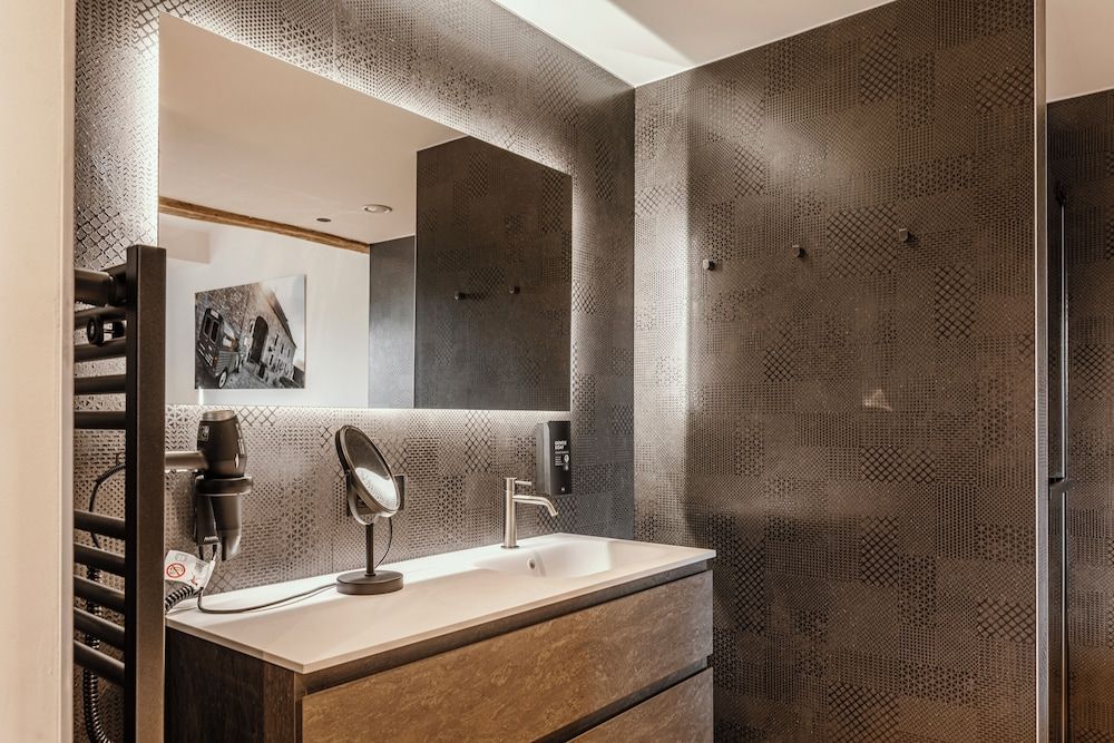 CC Nomie Hôtel Restaurant Family Suite, 2 Bedrooms, Jetted Tub, Garden View 11