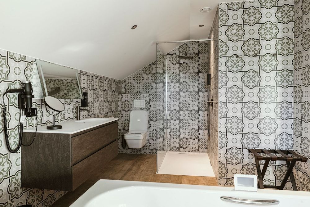 CC Nomie Hôtel Restaurant Luxury Suite, 1 Bedroom, Jetted Tub, Garden View 13