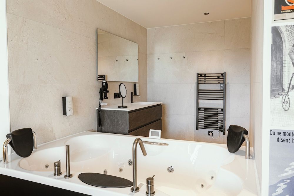 CC Nomie Hôtel Restaurant Family Suite, 2 Bedrooms, Jetted Tub, Garden View 12