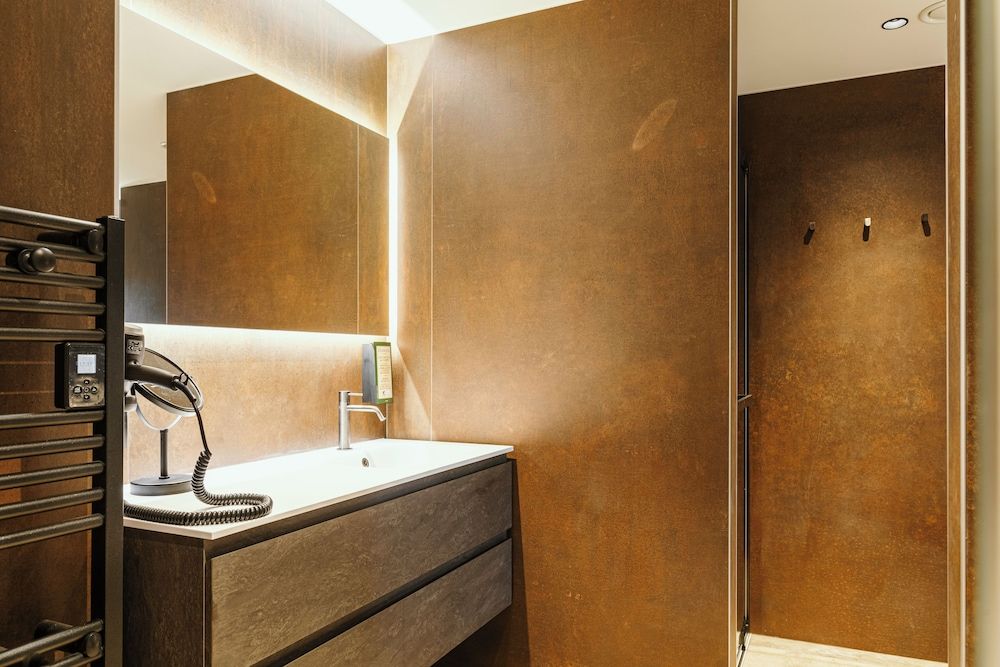 CC Nomie Hôtel Restaurant Luxury Suite, 1 Bedroom, Jetted Tub, Garden View 11