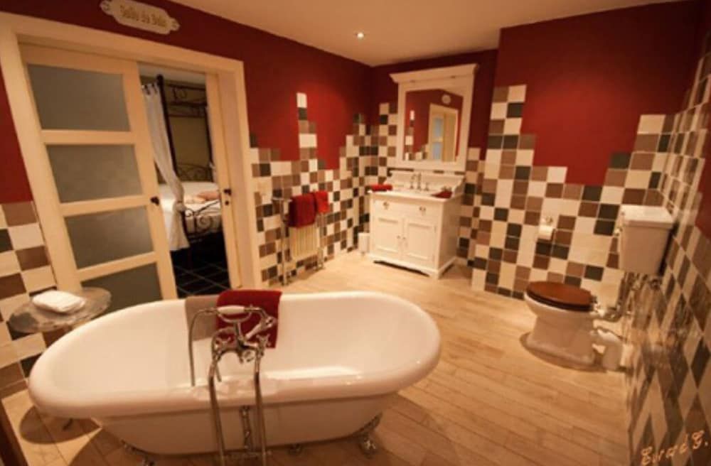 Comme à la ferme Double Room, Bathtub, Queen size bed 2