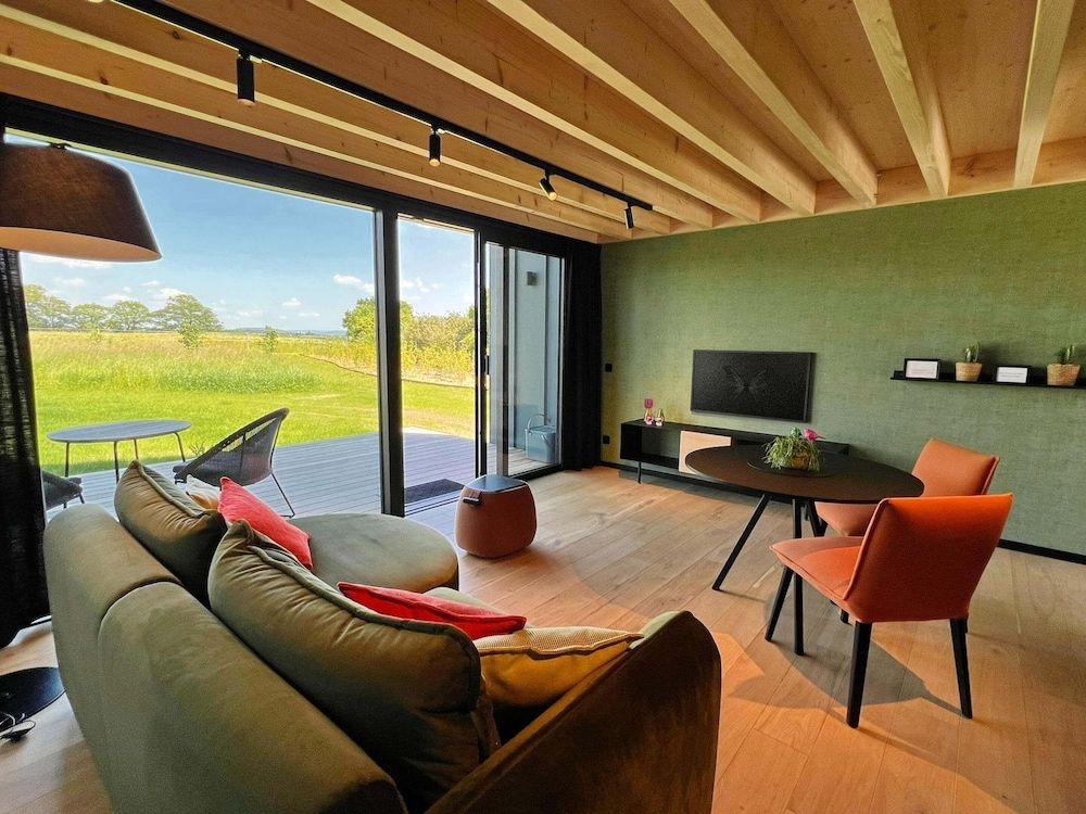 Amazing Lodge With Shared Pool House 11