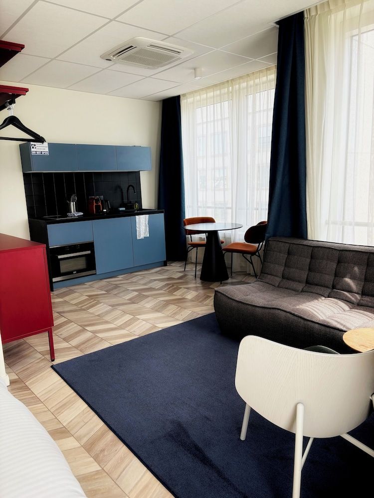 ROXI The Urban Residence Brussels Twin Room 5