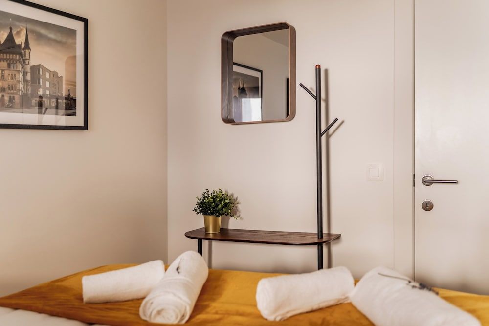 Heritage Suites Antwerp Deluxe Apartment, 2 Bedrooms, City View 9