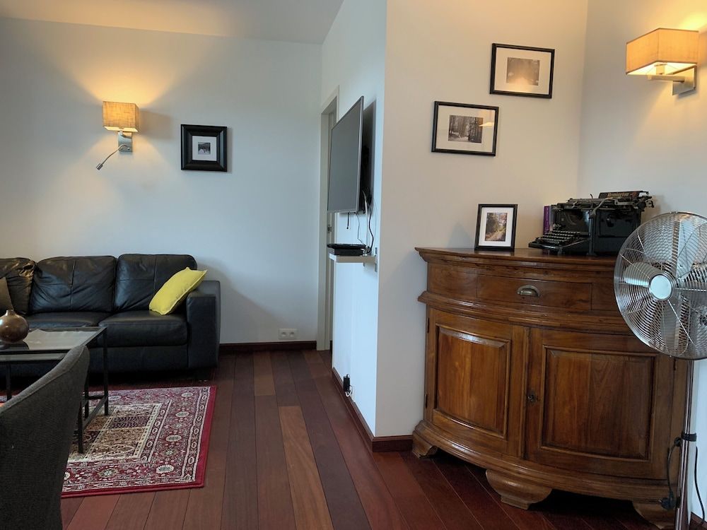 Le Baron Apartments Deluxe Suite, 1 Bedroom, Kitchen, Hill View 8