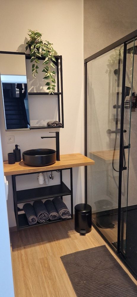 Charleroi Cozy Home Deluxe Studio Suite 4