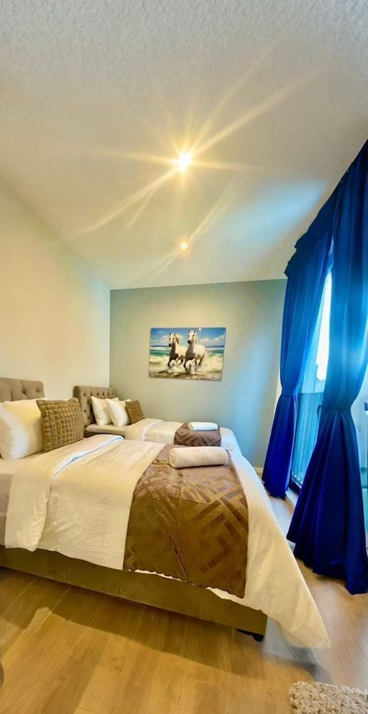 Deluxe Apartment, City View