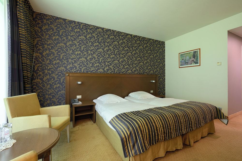 Deluxe Double Room, River View