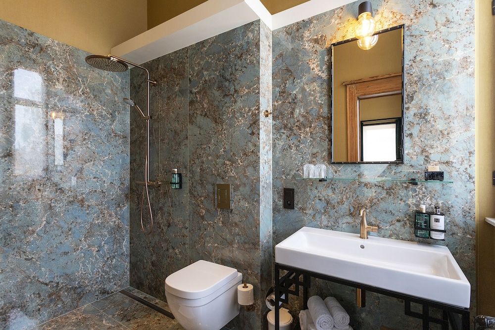 Hotel Shamon Superior Double Room, 1 King Bed, Non Smoking 9