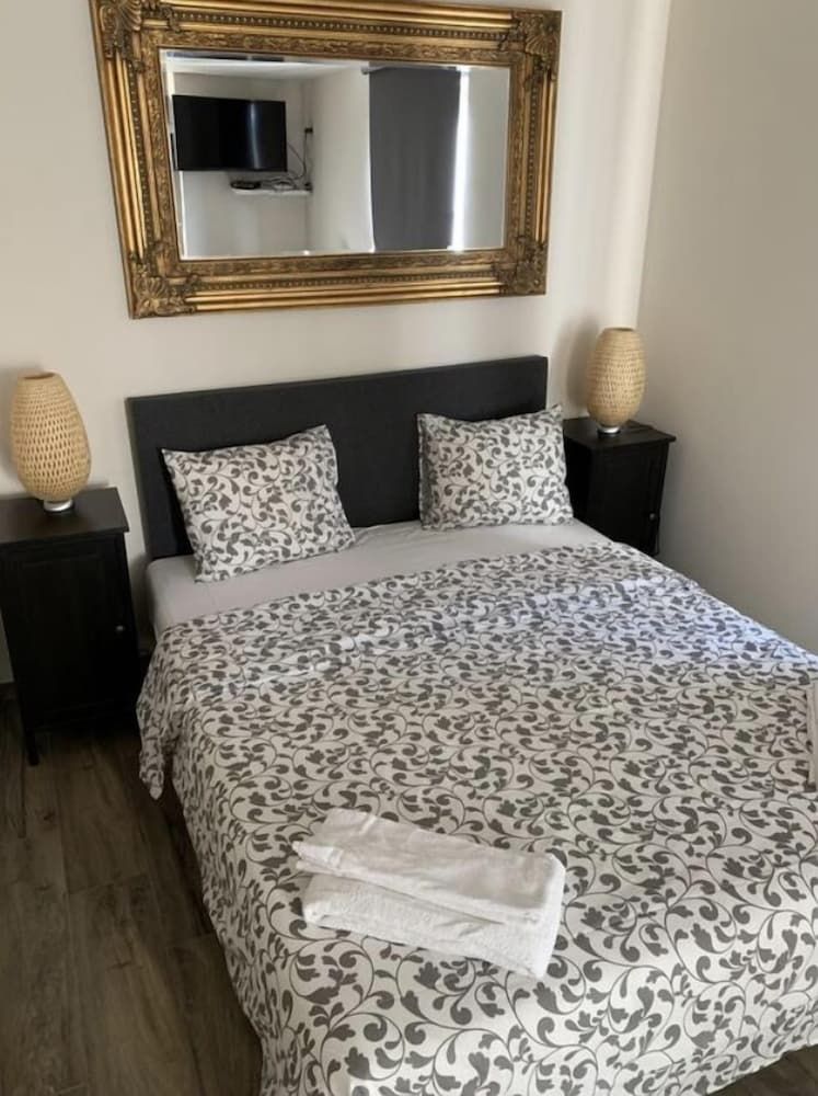 Deluxe Double Room, 1 Queen Bed, City View