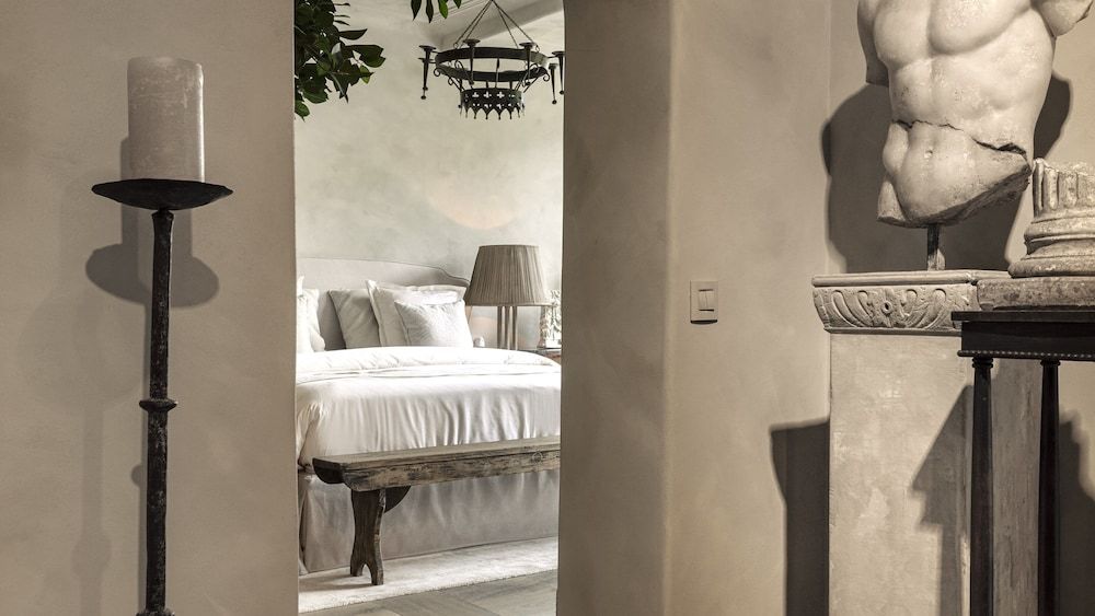 The Notary Cloister Suite 4