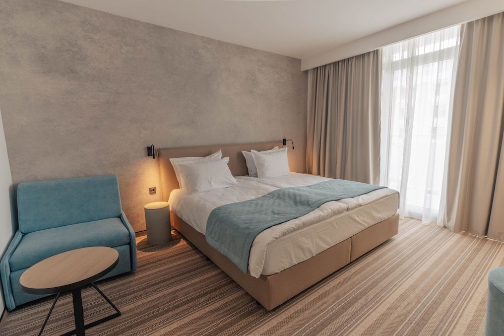 Standard Room, 1 Bedroom, Balcony, Park View