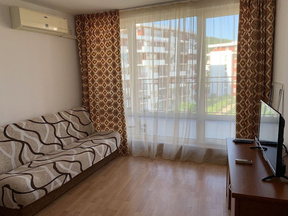 Family Apartment, Pool View