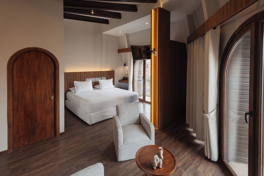 DREAM By Stannum Hotel Deluxe Studio Suite, 1 King Bed, City View 4