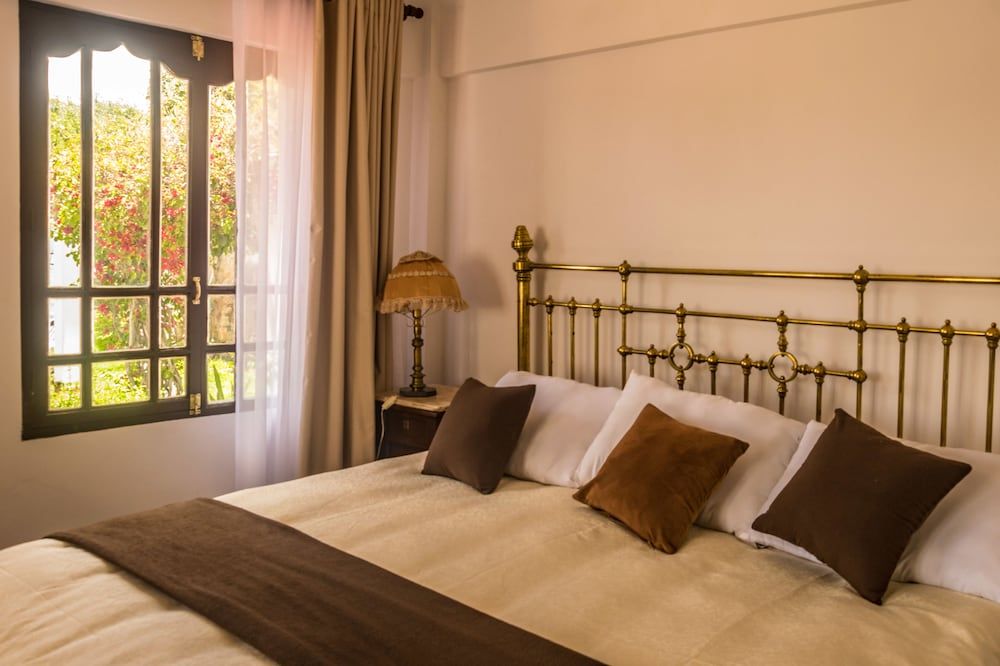 Junior Suite, 1 King Bed, Non Smoking