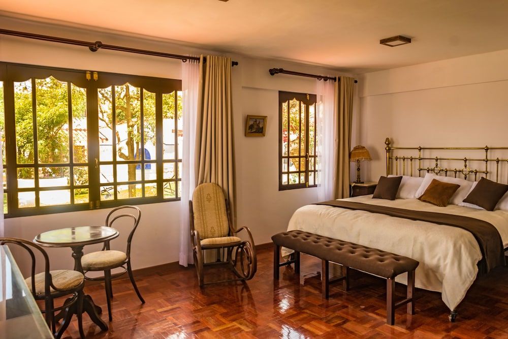 Junior Suite, 1 King Bed, Non Smoking