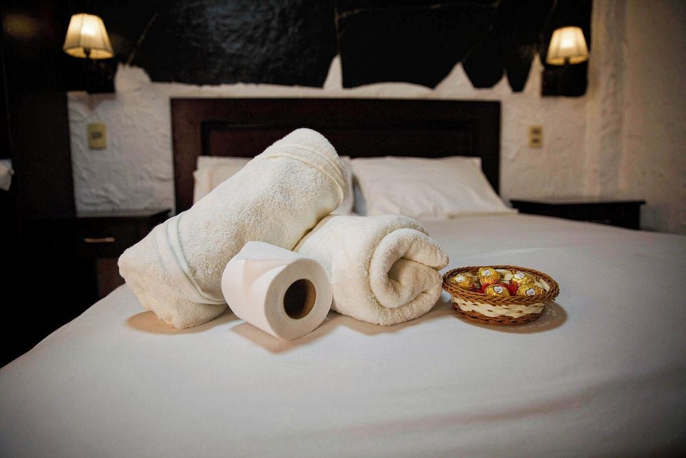 KW HOTEL Double Room, 1 King Bed, Private Bathroom, City View 2