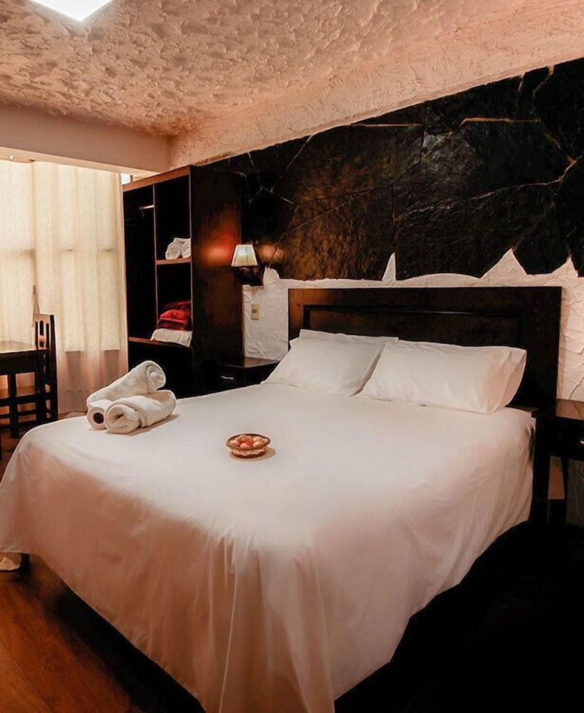 KW HOTEL Double Room, 1 King Bed, Private Bathroom, City View 4