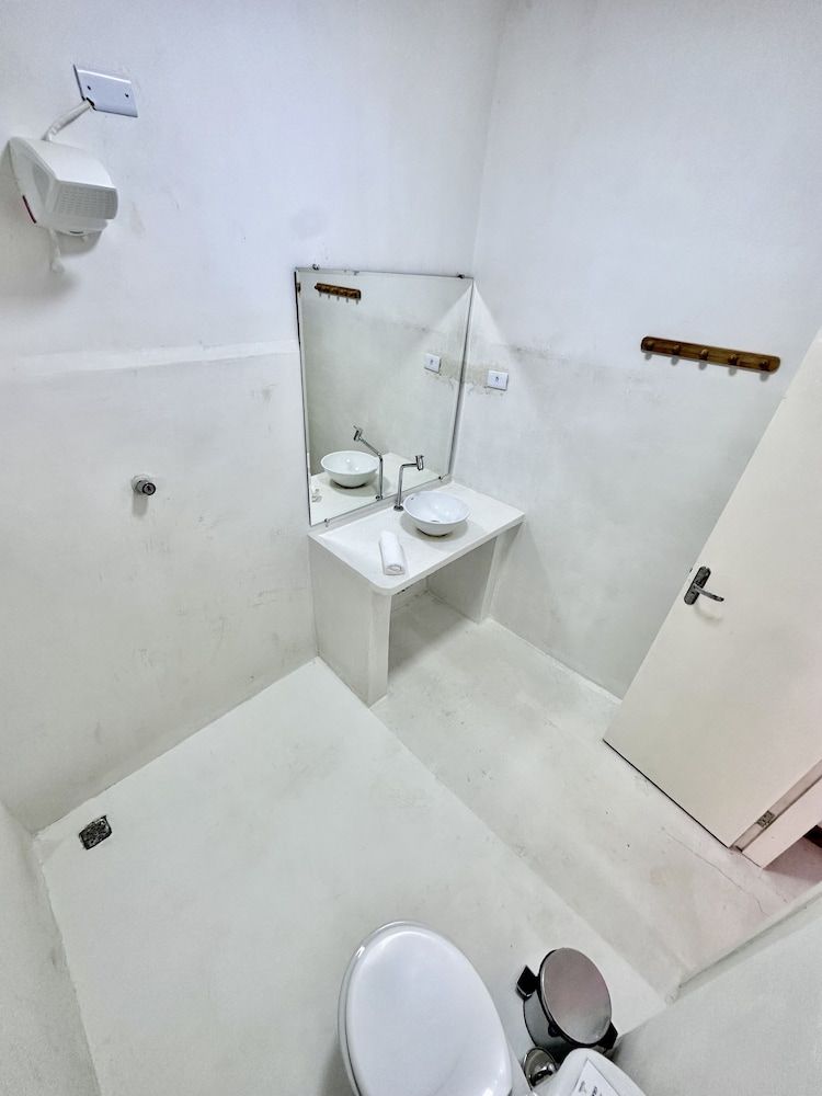 Comfort Shared Dormitory, Women only