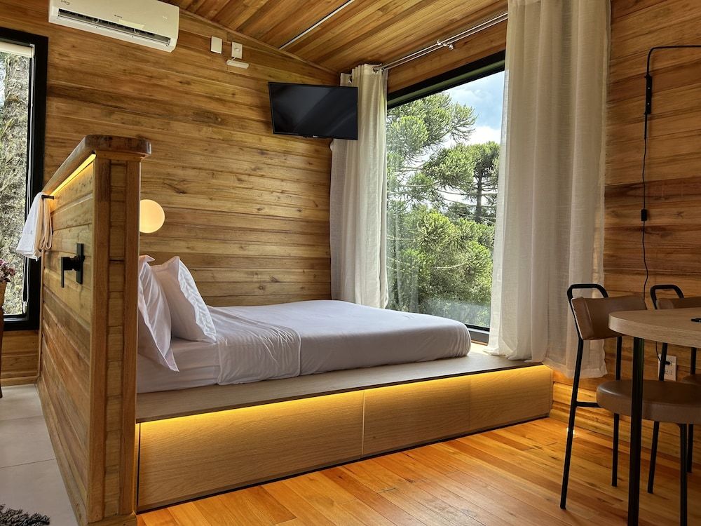 Superior Cabin, Jetted Tub