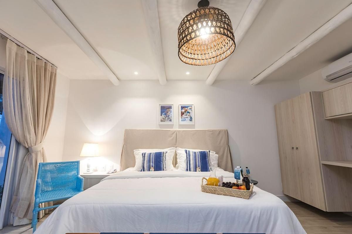 Suite with Pool View