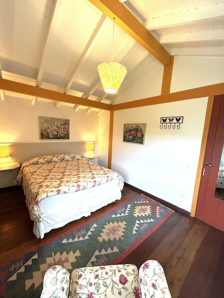 Room, Garden View