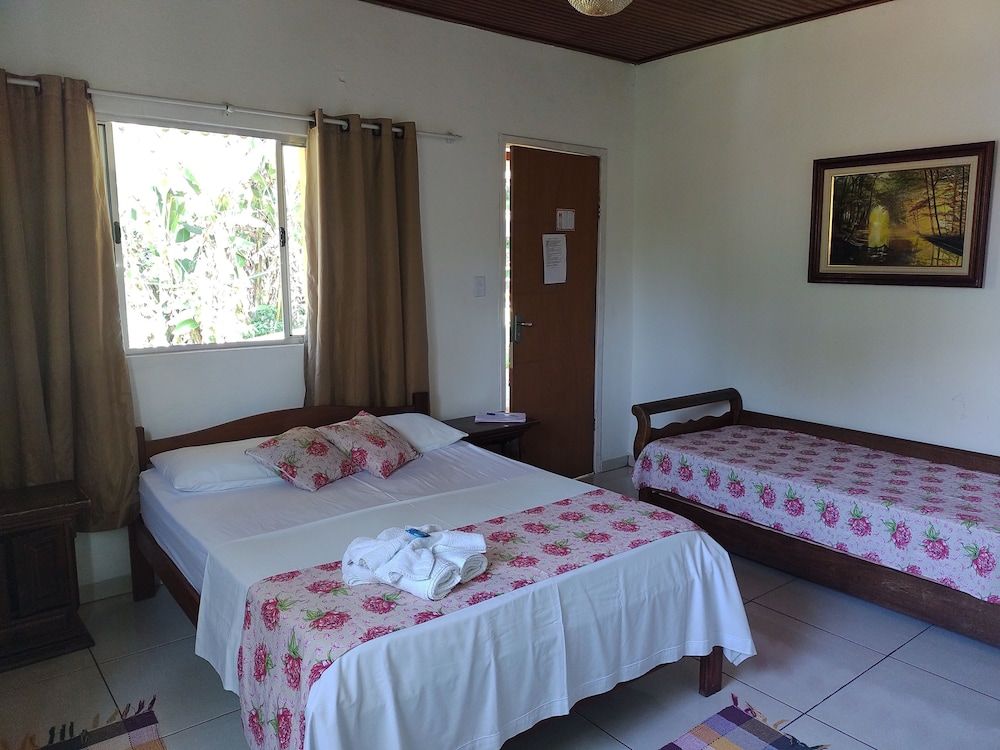 Standard Quadruple Room, Pool View