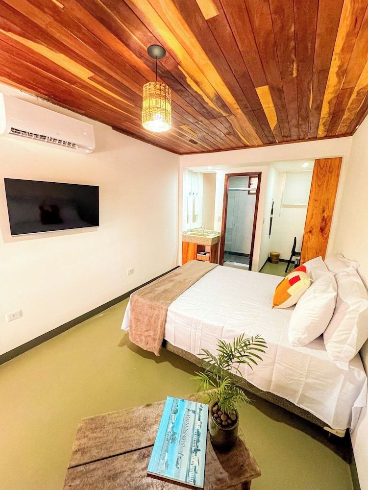 Suite, Garden View