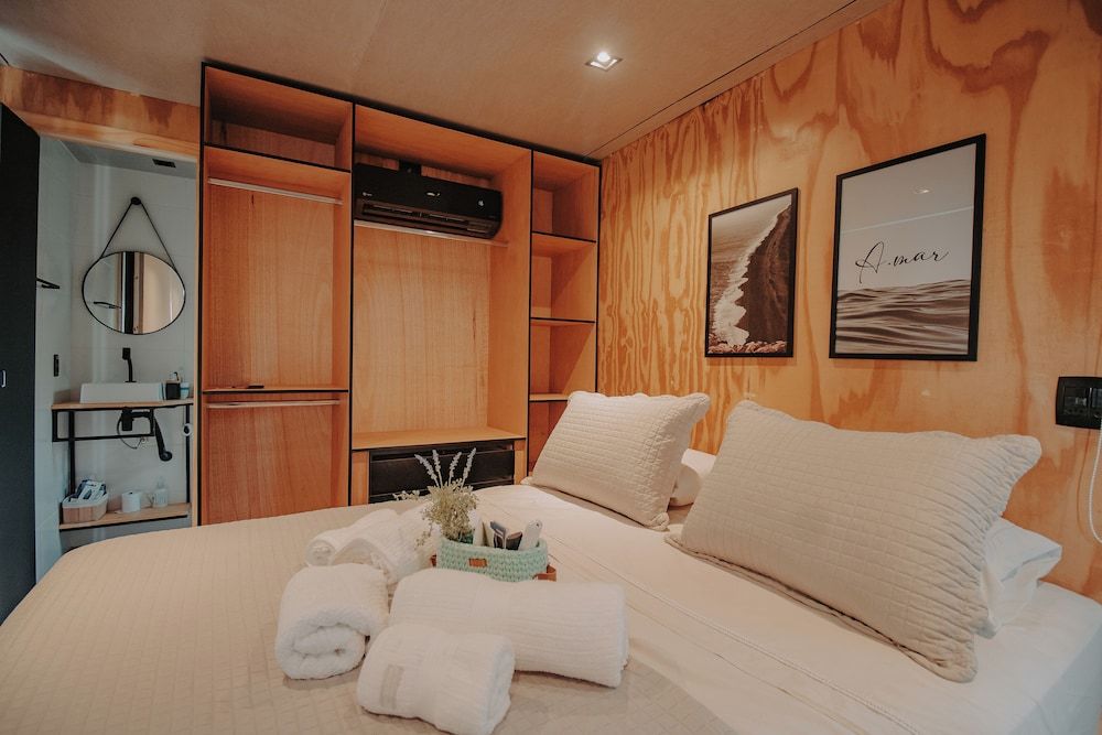 Honeymoon Studio, Garden View