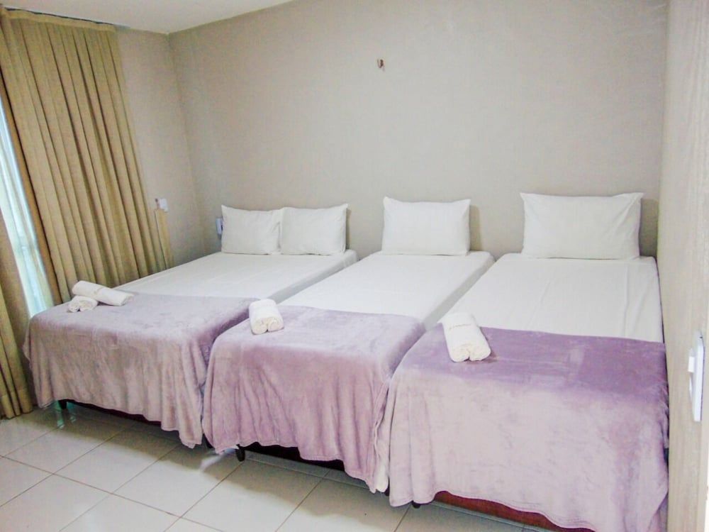 Quadruple Room, Non Smoking, Private Bathroom