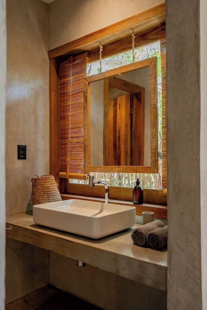 Suite, Garden Area (Q8)