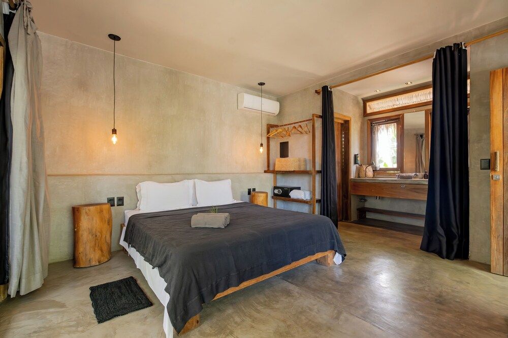 Suite (Master Q4)