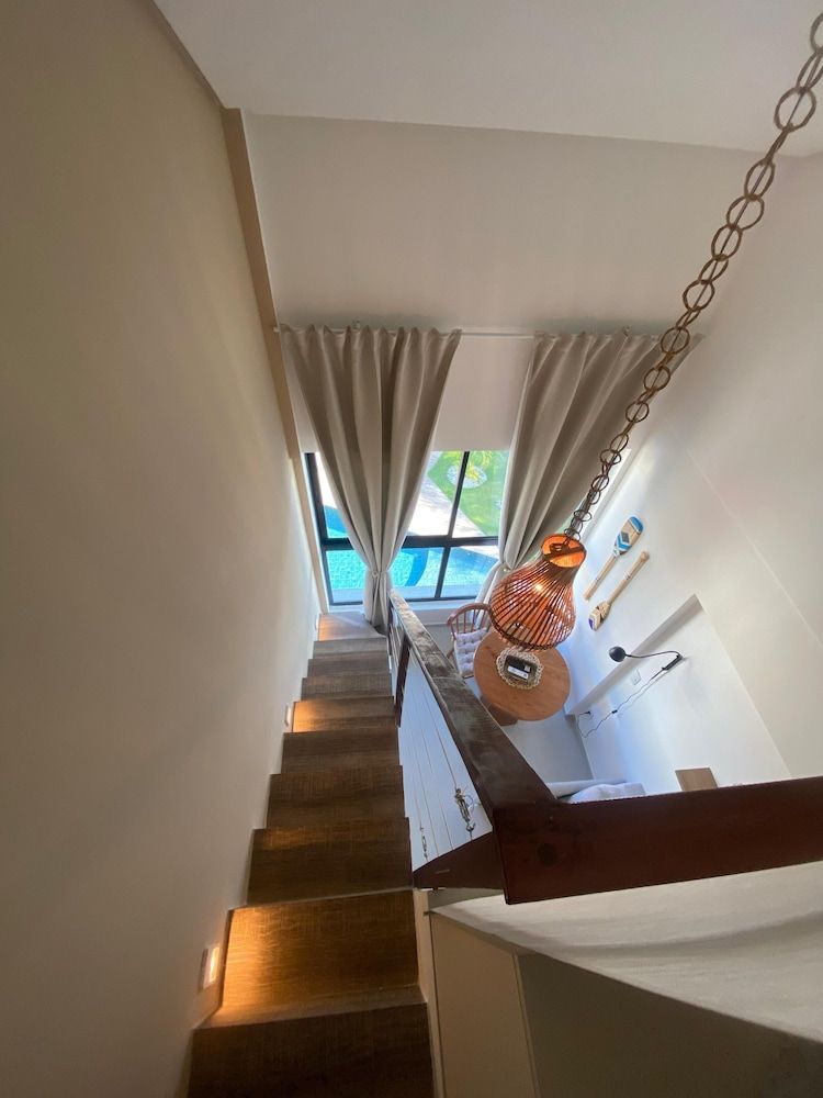 Deluxe Duplex, Pool View