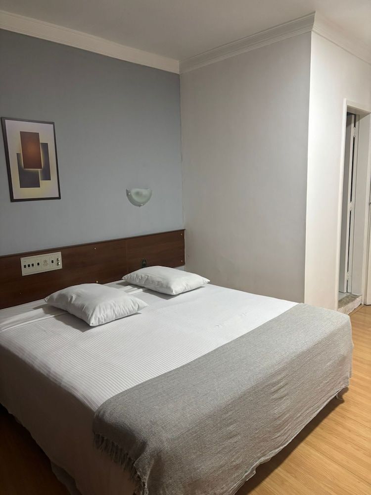 Fast 10 City Hotel Superior Triple Room