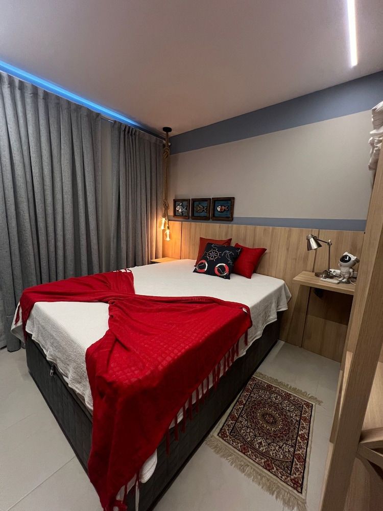 Honeymoon Apartment, Pool Access, Beach View