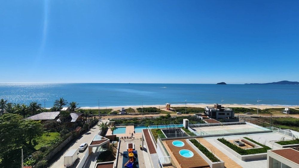 Luxury Apartment, Pool Access, City View