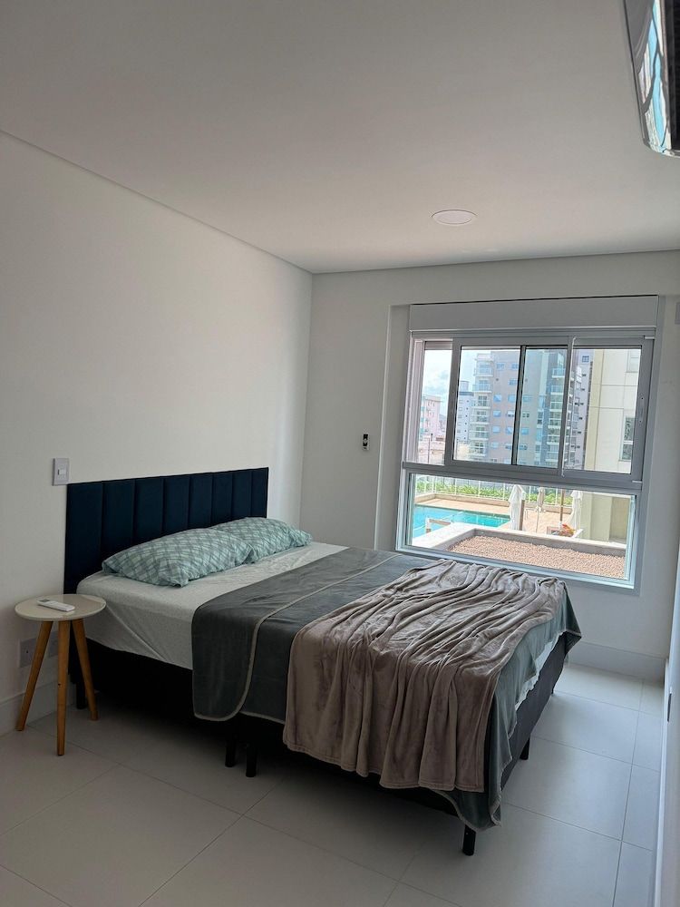 Luxury Apartment, Pool Access, City View
