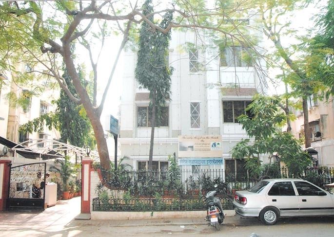 undefined Hotel Airlines International 9