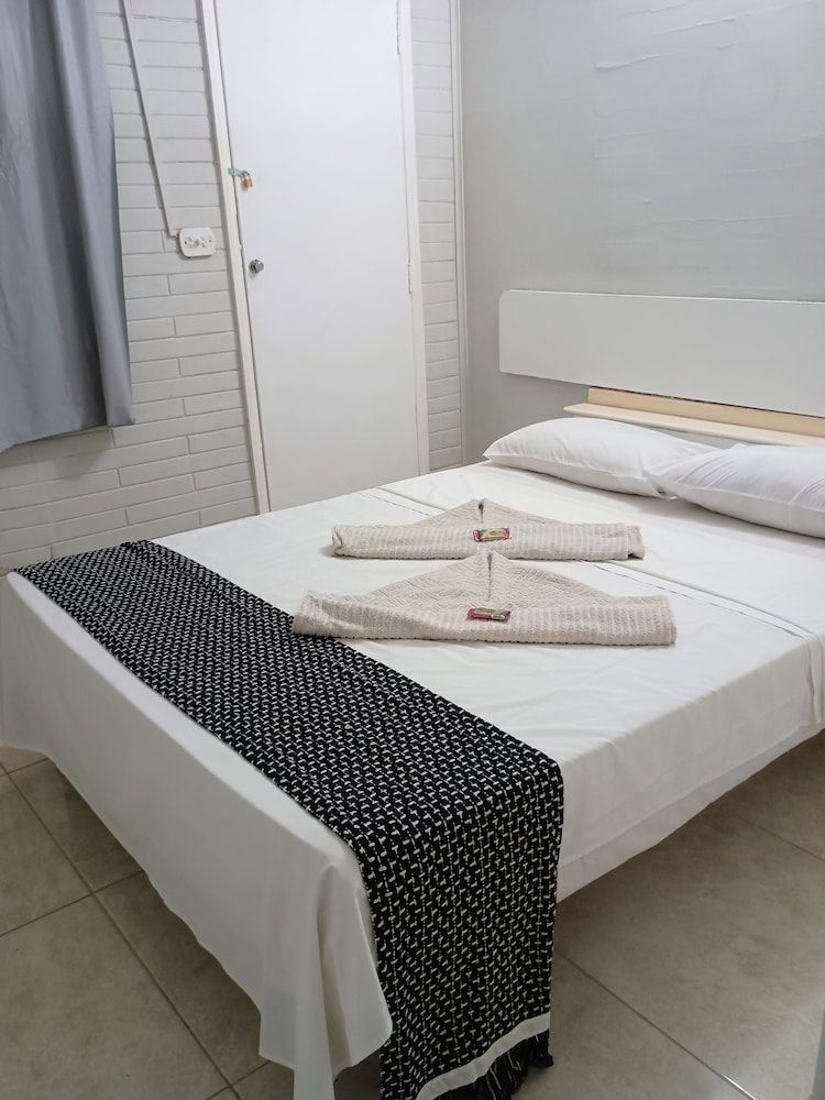 Economy Triple Room