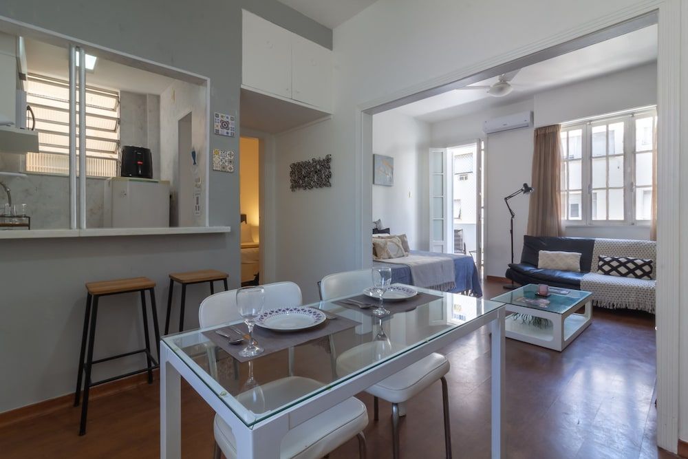 Refuge in Copacabana for two Nsc1011 Apartment, Smoking 21