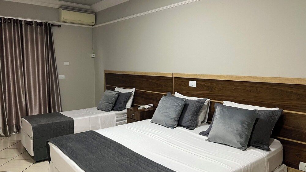 Grand Triple Room