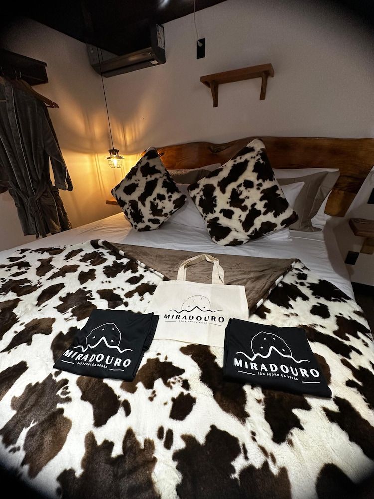 Miradouro São Pedro da Serra Deluxe Chalet, 1 King Bed, Mountain View 3